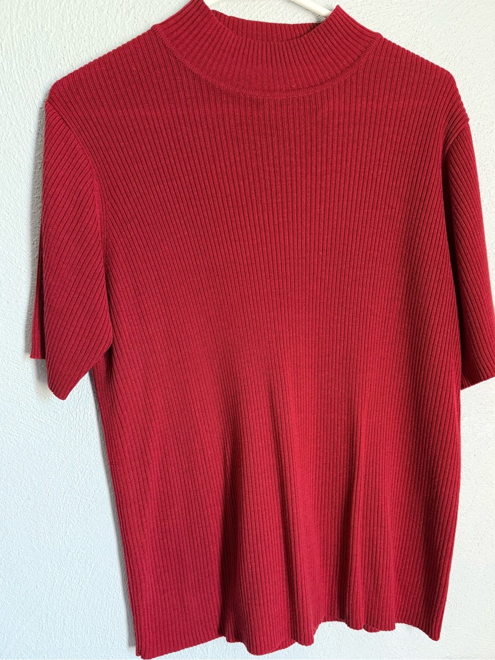 Sag Harbor Red Ribbed Short-Sleeve Mock Neck Shirt
